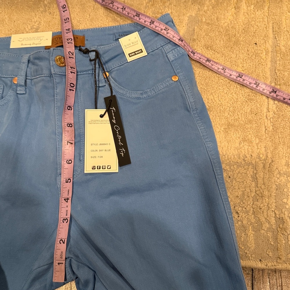 Judy Blue Wide Leg Crop high rise Garment Dyed sky Blue Jeans brand new size 28 - Picture 10 of 12